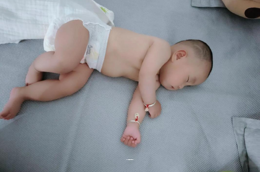 揭阳几个月宝宝会抬头
